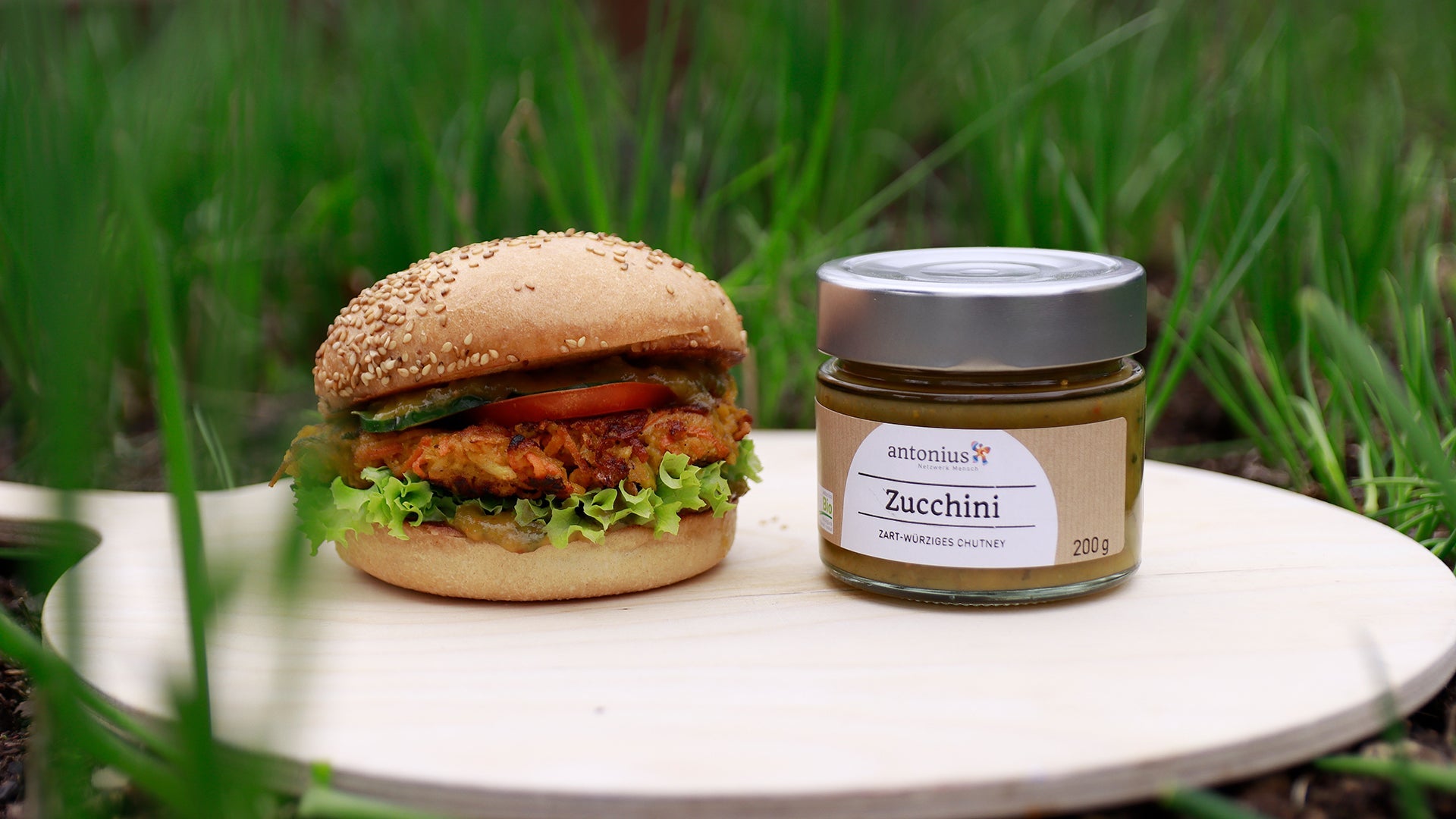 Saftiger Veggieburger mit Zucchini Chutney