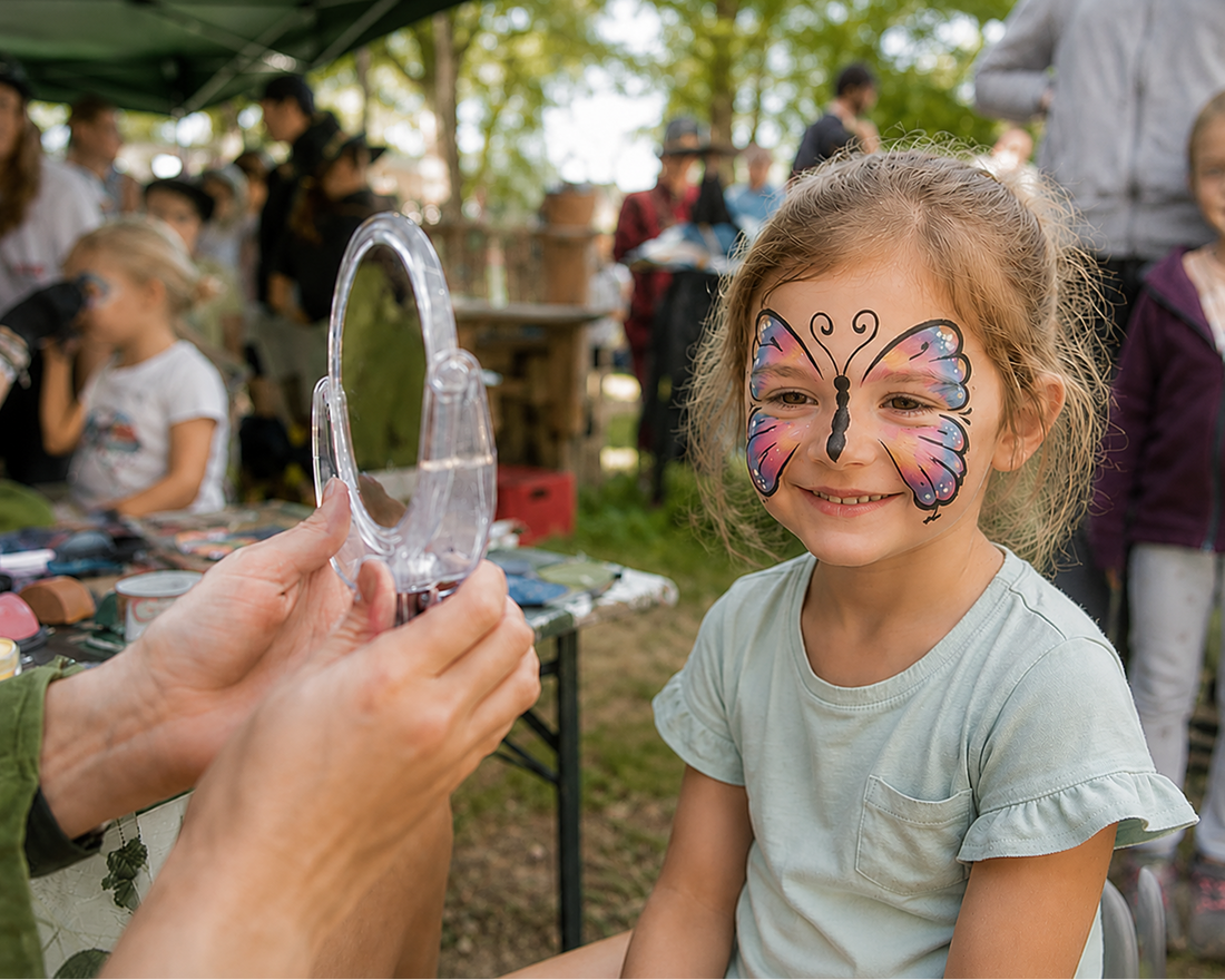Kinderschminken beim Spiel- und Bastelnachmittag